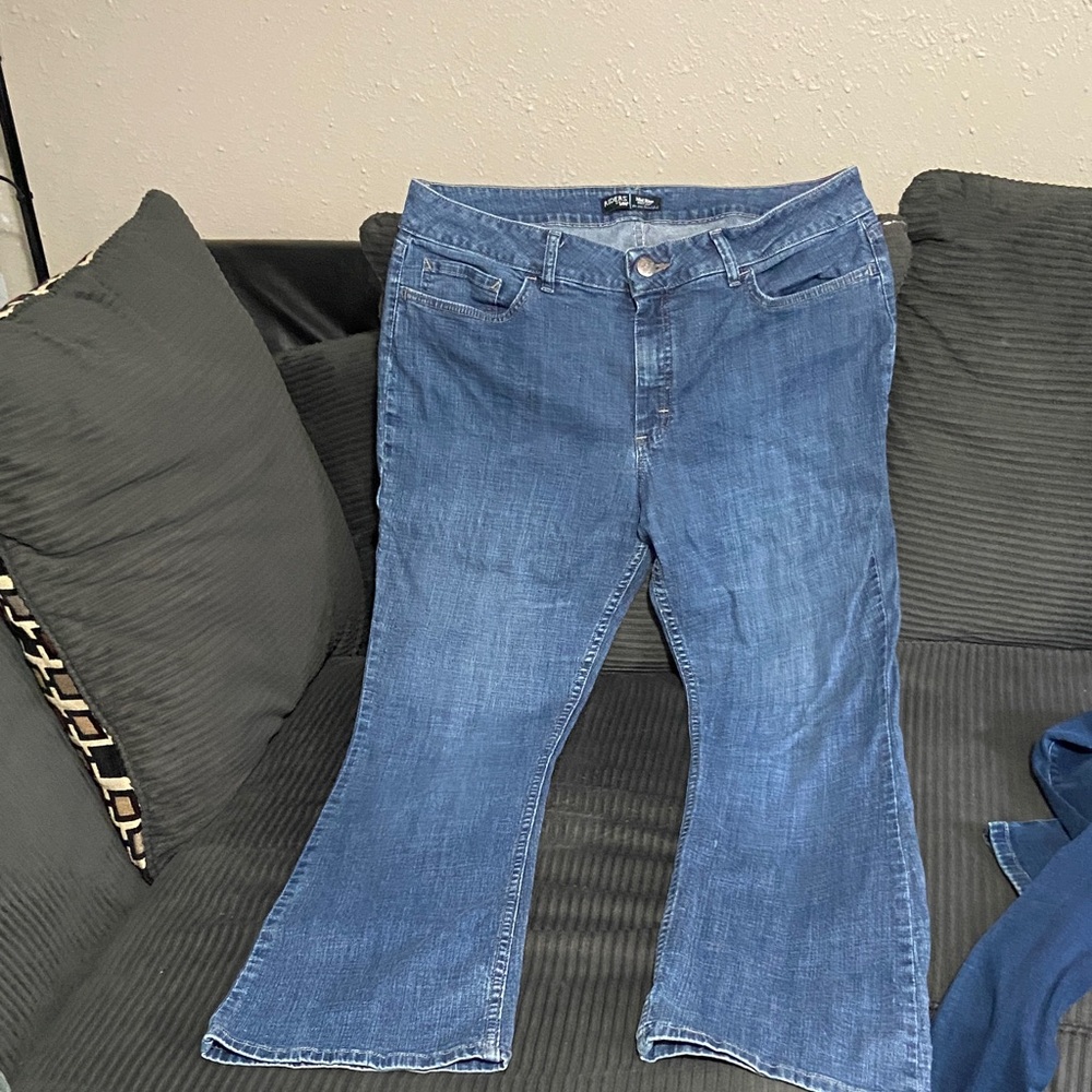 Lee Women's Flare Jeans in Classic Blue